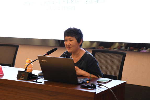 华邦动态 | 我所荣誉合伙人王卿律师为江西省交通投资集团有限责任公司项目建设管理公司进行法律专业培训授课